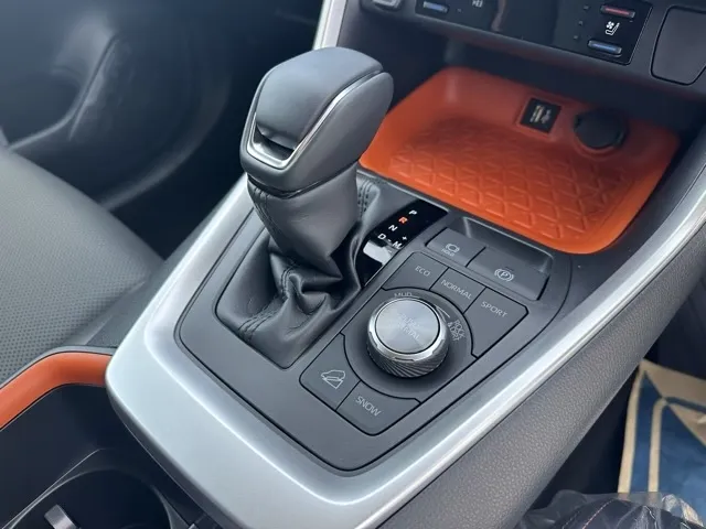 ＲＡＶ４(トヨタ)アドベンチャー4WD登録済未使用車 19