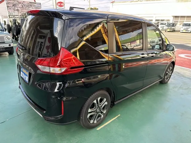 フリード(ホンダ)クロスター登録済未使用車 10