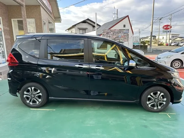 フリード(ホンダ)クロスター登録済未使用車 11