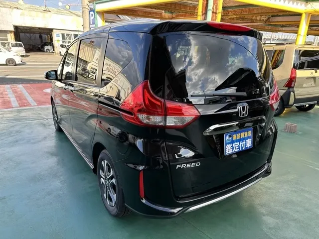 フリード(ホンダ)クロスター登録済未使用車 2