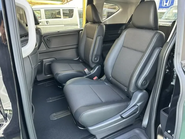 フリード(ホンダ)クロスター登録済未使用車 4