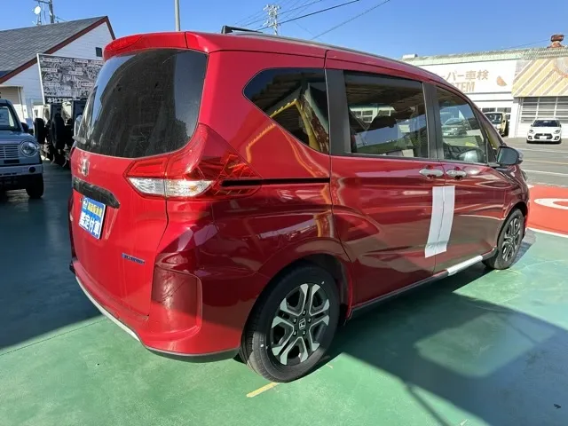 フリード(ホンダ)ハイブリッド クロスター登録済未使用車 12