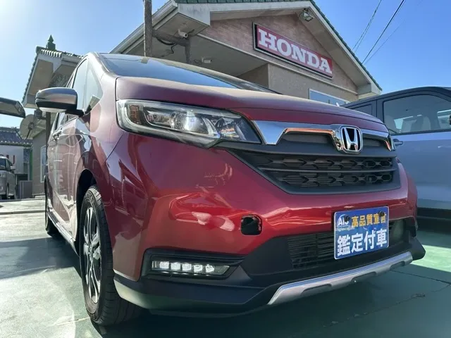 フリード(ホンダ)ハイブリッド クロスター登録済未使用車 24