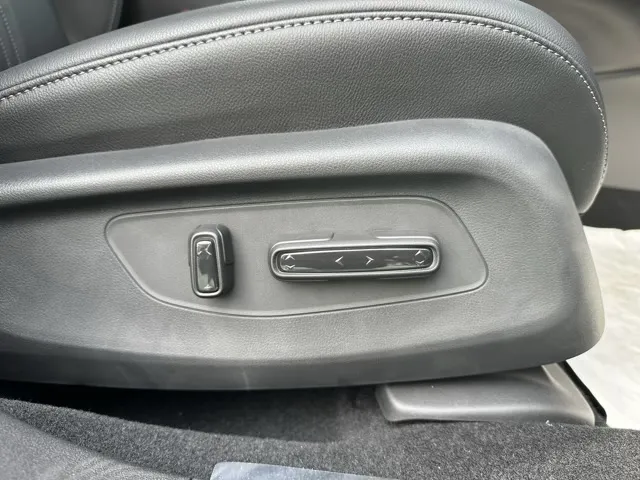 ZR-V(ホンダ)e：HEV Z BSI 後退出庫サポートレス登録済未使用車 16