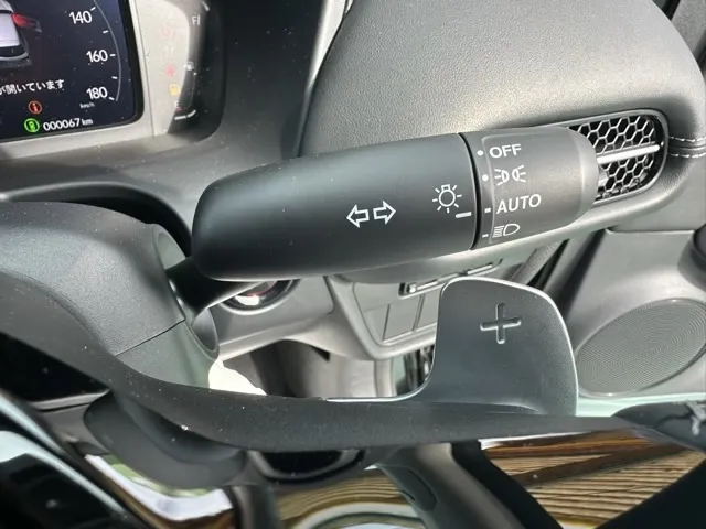 ZR-V(ホンダ)e：HEV Z BSI 後退出庫サポートレス登録済未使用車 19