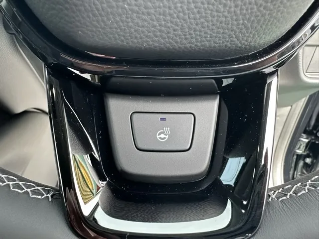 ZR-V(ホンダ)e：HEV Z BSI 後退出庫サポートレス登録済未使用車 23