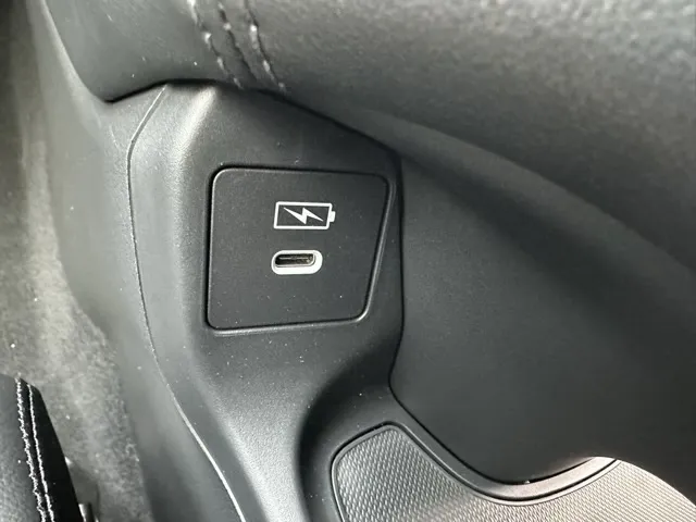 ZR-V(ホンダ)e：HEV Z BSI 後退出庫サポートレス登録済未使用車 29