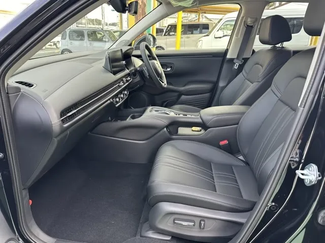 ZR-V(ホンダ)e：HEV Z BSI 後退出庫サポートレス登録済未使用車 3