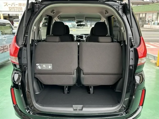 フリード(ホンダ)G  LEDヘッドライト登録済未使用車 10