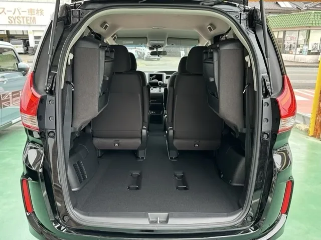 フリード(ホンダ)G  LEDヘッドライト登録済未使用車 11