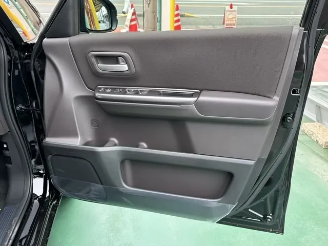 フリード(ホンダ)G  LEDヘッドライト登録済未使用車 13
