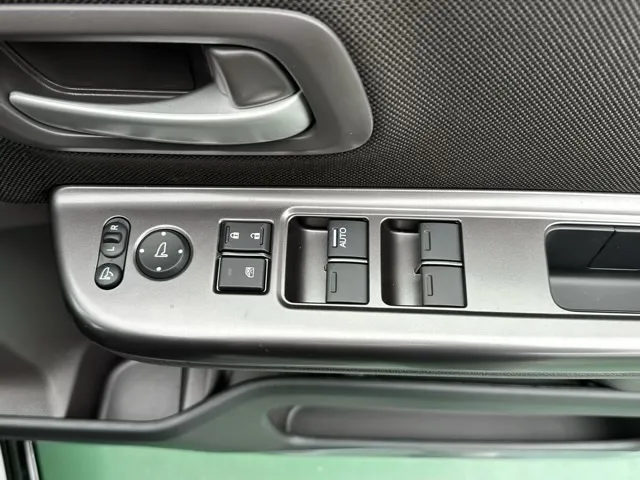 フリード(ホンダ)G  LEDヘッドライト登録済未使用車 14