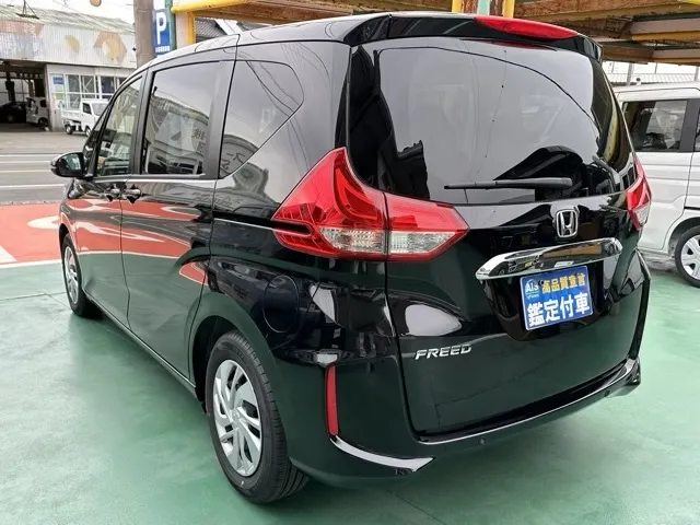 フリード(ホンダ)G  LEDヘッドライト登録済未使用車 2