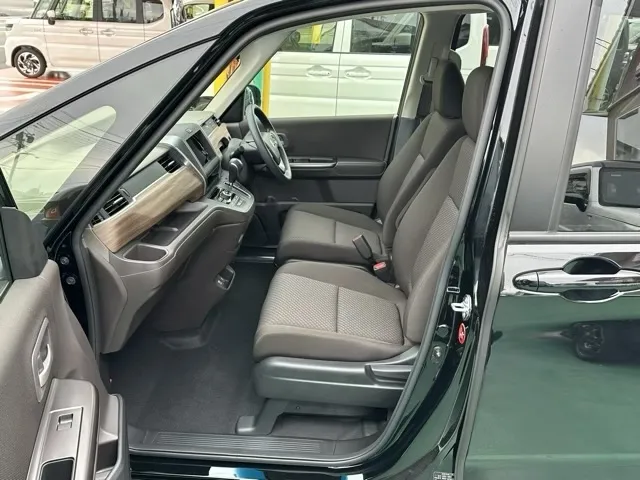 フリード(ホンダ)G  LEDヘッドライト登録済未使用車 5