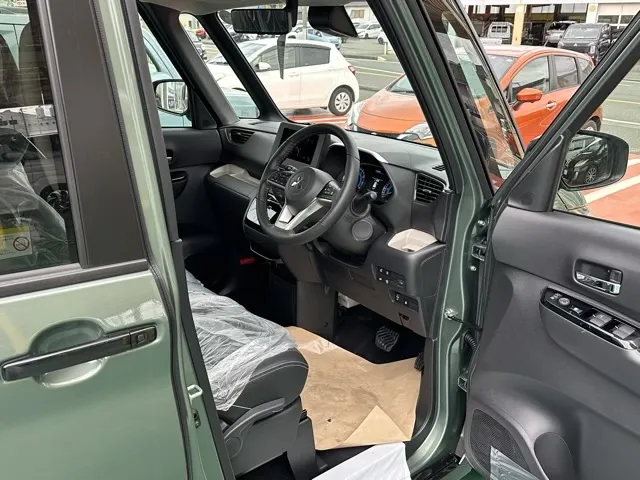 デリカミニ(三菱)Gプレミアム新車見本展示有 14