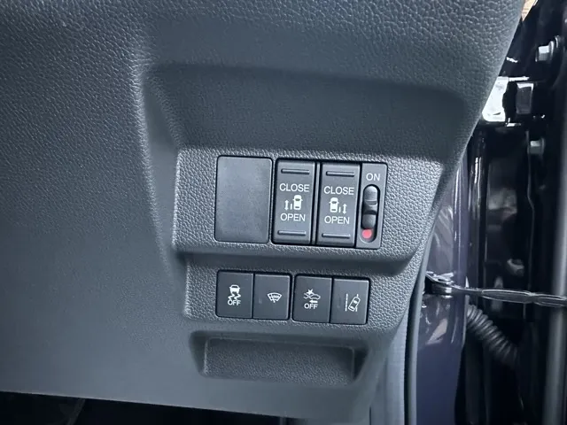 フリード(ホンダ)G BLACK STYLE登録済未使用車 15