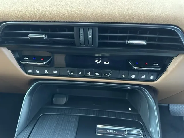 CX-60(マツダ)XD-ハイブリッド プレミアムスポーツ 4WDディーラ-試乗車 28