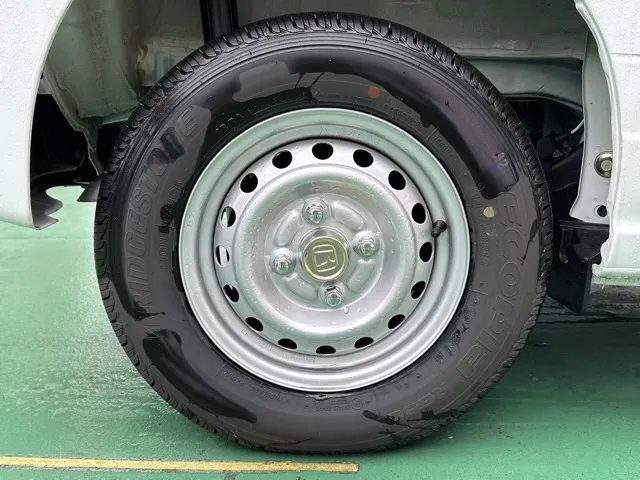 N-VAN(ホンダ)Gタイプ MT ４WD届出済未使用車 13