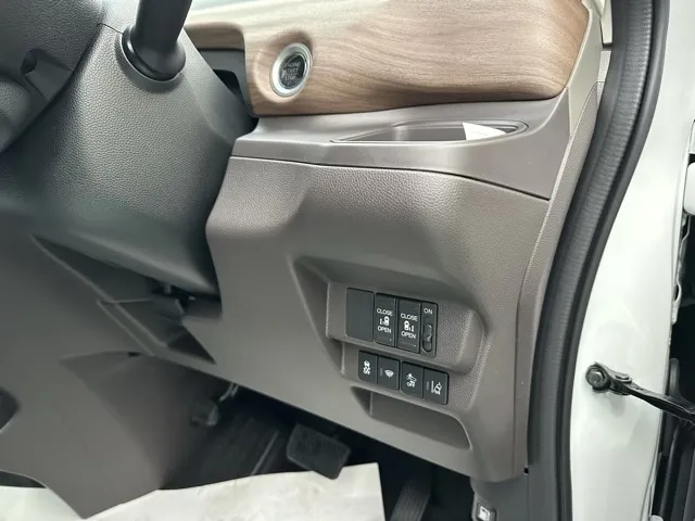 フリード(ホンダ)G  LEDヘッドライト登録済未使用車 14