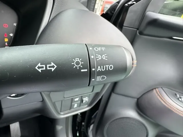 ZR-V(ホンダ)e：HEV X登録済未使用車 17