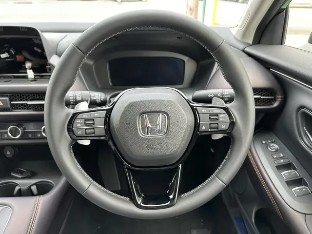 ZR-V(ホンダ)e：HEV X登録済未使用車 6