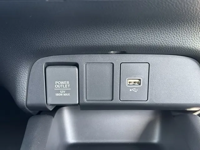 フィット(ホンダ)e：HEV ホーム登録済未使用車 28