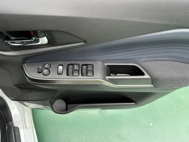 ソリオ(スズキ)ハイブリッドSZ 全方位ナビディーラ-試乗車 18