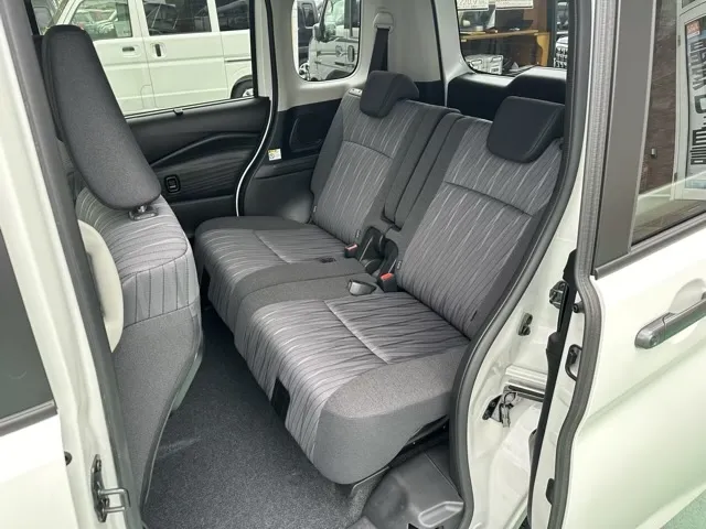 ソリオ(スズキ)ハイブリッドSZ 全方位ナビディーラ-試乗車 7