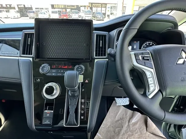 デリカD:5(三菱)シャモニー コンプリートPKG ナビ取付PKG登録済未使用車 14