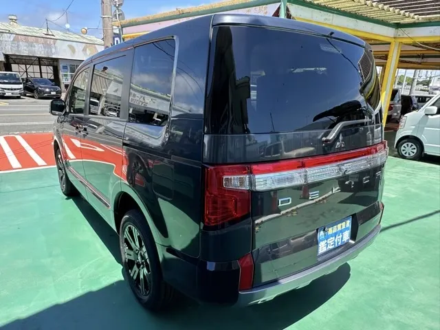 デリカD:5(三菱)シャモニー コンプリートPKG ナビ取付PKG登録済未使用車 2