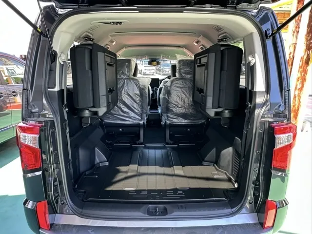 デリカD:5(三菱)シャモニー コンプリートPKG ナビ取付PKG登録済未使用車 8