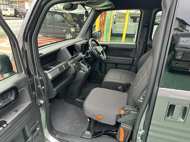 N-VAN(ホンダ)プラススタイルFUNターボ 4WD AT届出済未使用車 5