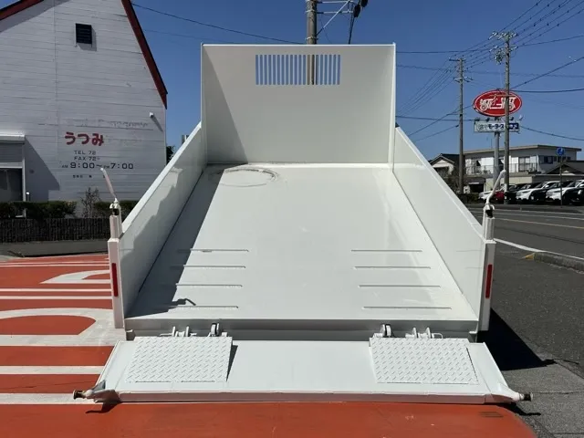 キャンター(三菱)３ｔ ローダースライドダンプレンタ登録済未使用車 4