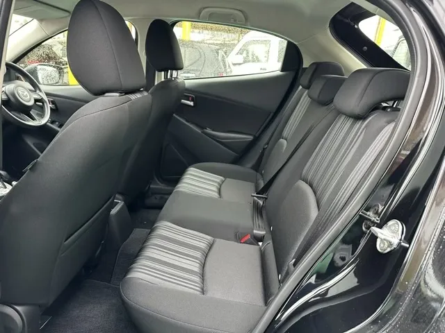 MAZDA2(マツダ)15C中古車 4