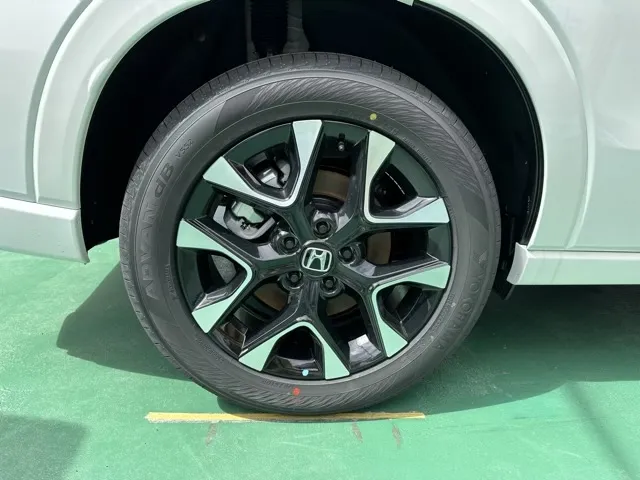 ZR-V(ホンダ)e：HEV Z BSI 後退出庫サポートレス登録済未使用車 14
