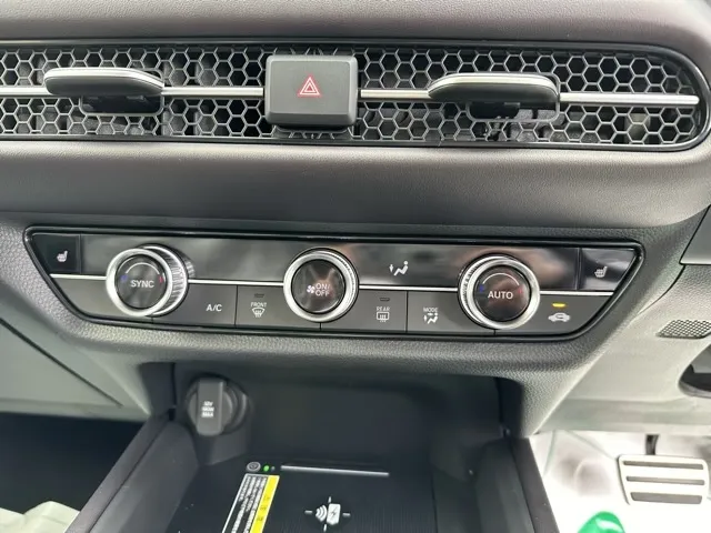 ZR-V(ホンダ)e：HEV Z BSI 後退出庫サポートレス登録済未使用車 29