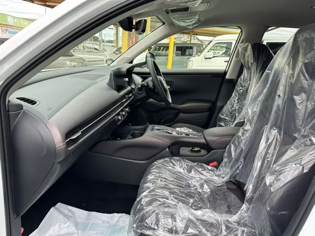 ZR-V(ホンダ)e：HEV Z BSI 後退出庫サポートレス登録済未使用車 3