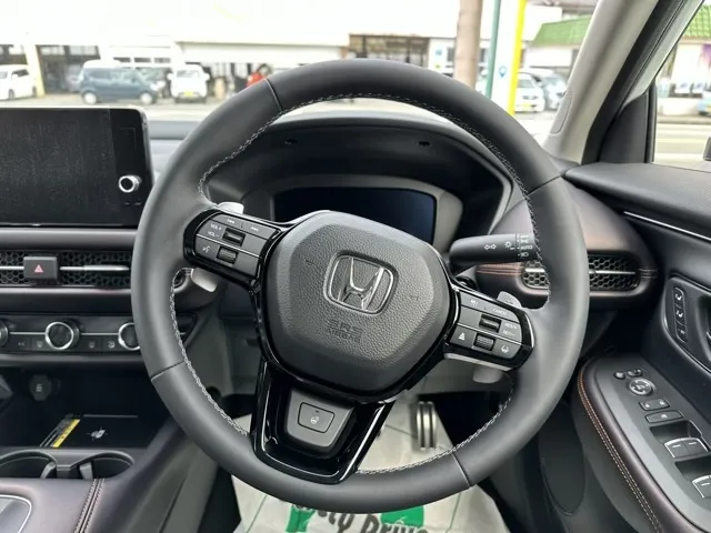 ZR-V(ホンダ)e：HEV Z BSI 後退出庫サポートレス登録済未使用車 6