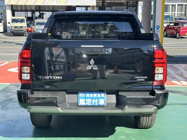 トライトン(三菱)GSR新車見本展示無 10