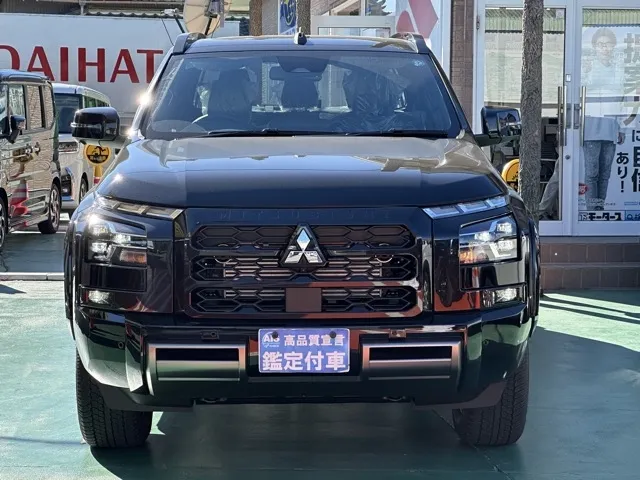 トライトン(三菱)GSR新車見本展示無 28