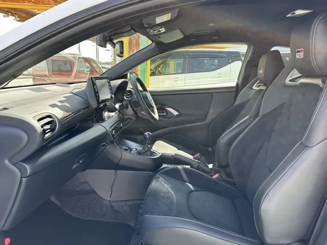 GRヤリス(トヨタ)RZ ハイパフォーマンス 予防安全PKG ４WD 6MTディーラ-試乗車 3