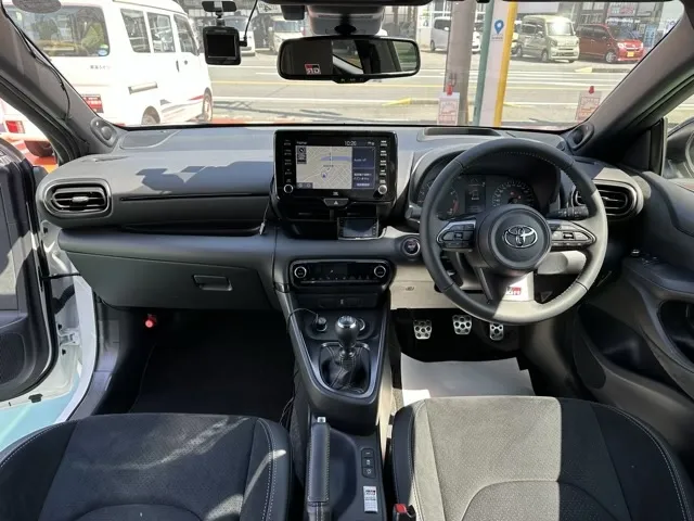 GRヤリス(トヨタ)RZ ハイパフォーマンス 予防安全PKG ４WD 6MTディーラ-試乗車 5