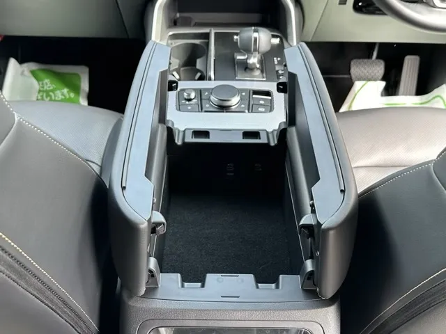CX-60(マツダ)XD-ハイブリッド エクスクルーシブスポーツ 4WDディーラ-試乗車 29
