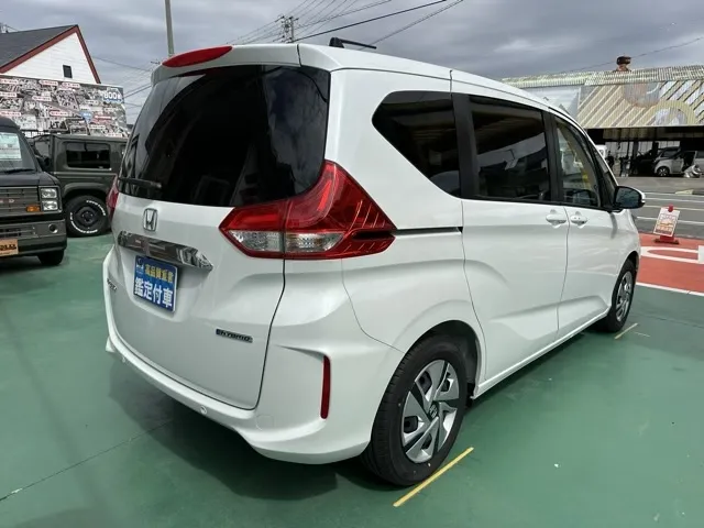 フリード(ホンダ)ハイブリッドG登録済未使用車 12