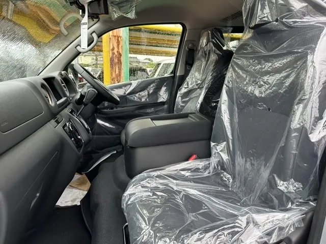 キャラバン(ニッサン)2.0 ロングGRANDプレミアム GX プロスタイル登録済未使用車 3