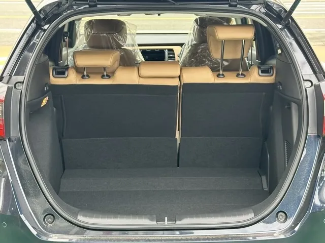 フィット(ホンダ)e：HEV リュクス登録済未使用車 12