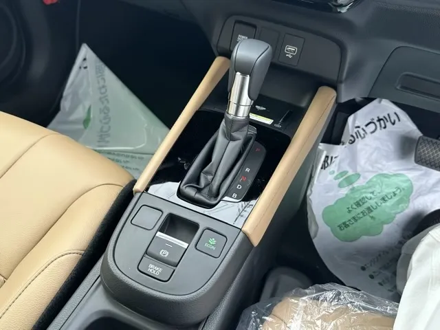 フィット(ホンダ)e：HEV リュクス登録済未使用車 24