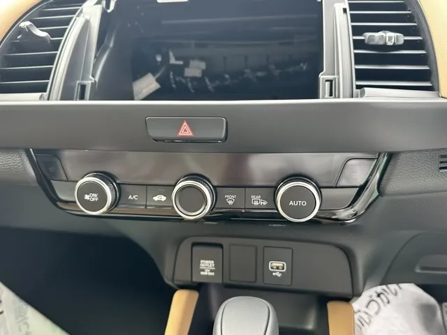 フィット(ホンダ)e：HEV リュクス登録済未使用車 26