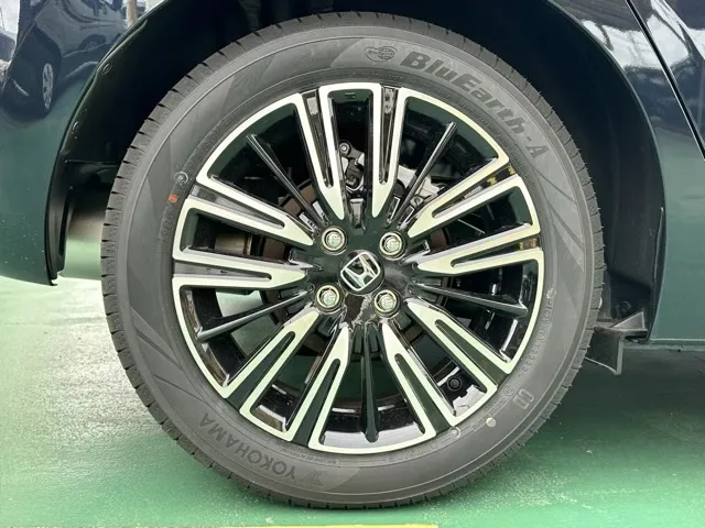 フィット(ホンダ)e：HEV リュクス登録済未使用車 4