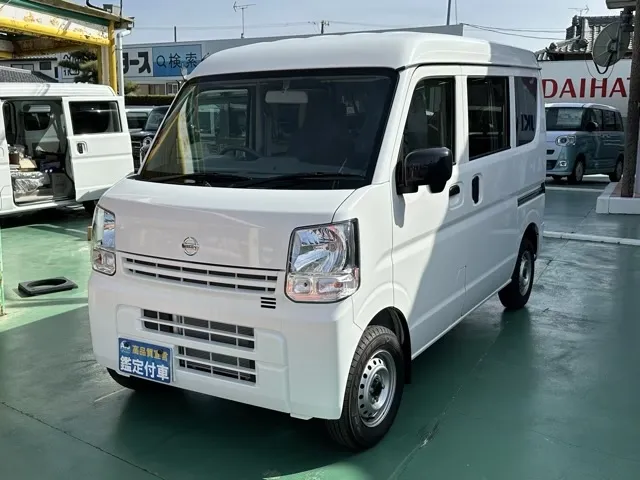 エブリイ(スズキ)NV１００クリッパーDX 4WD 5AGS届出済未使用車 1